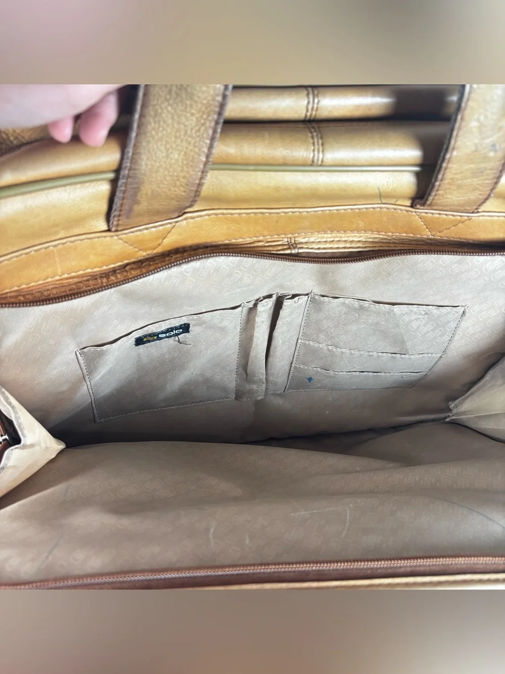 Solo New York Walker Brown Camel Leather Briefcase Laptop Rolling Travel B